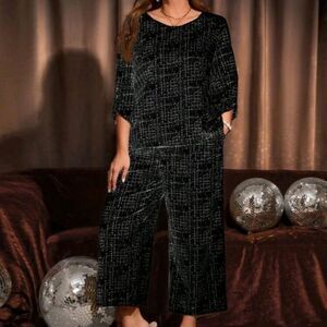 Chic Black and White Lounge Set